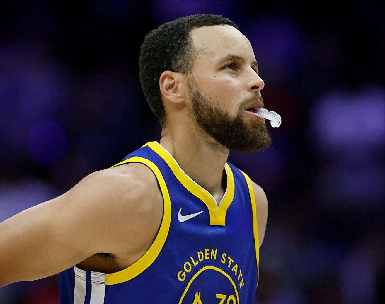 开云体育-关于赛前德国杯焦点战，金州勇士止住颓势，气氛紧张，更衣室氛围转暖的信息